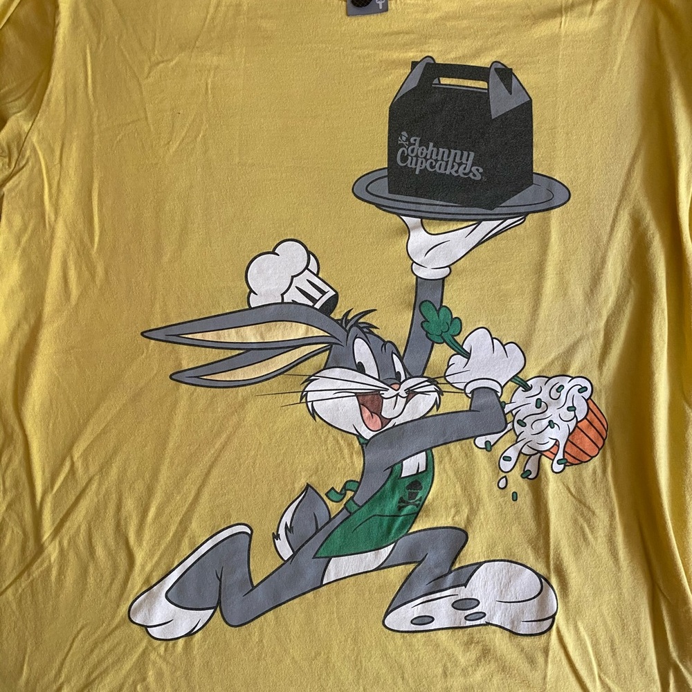 Looney Tunes x Johnny Cupcakes (2 t-shirts)